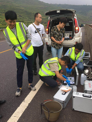 ��������